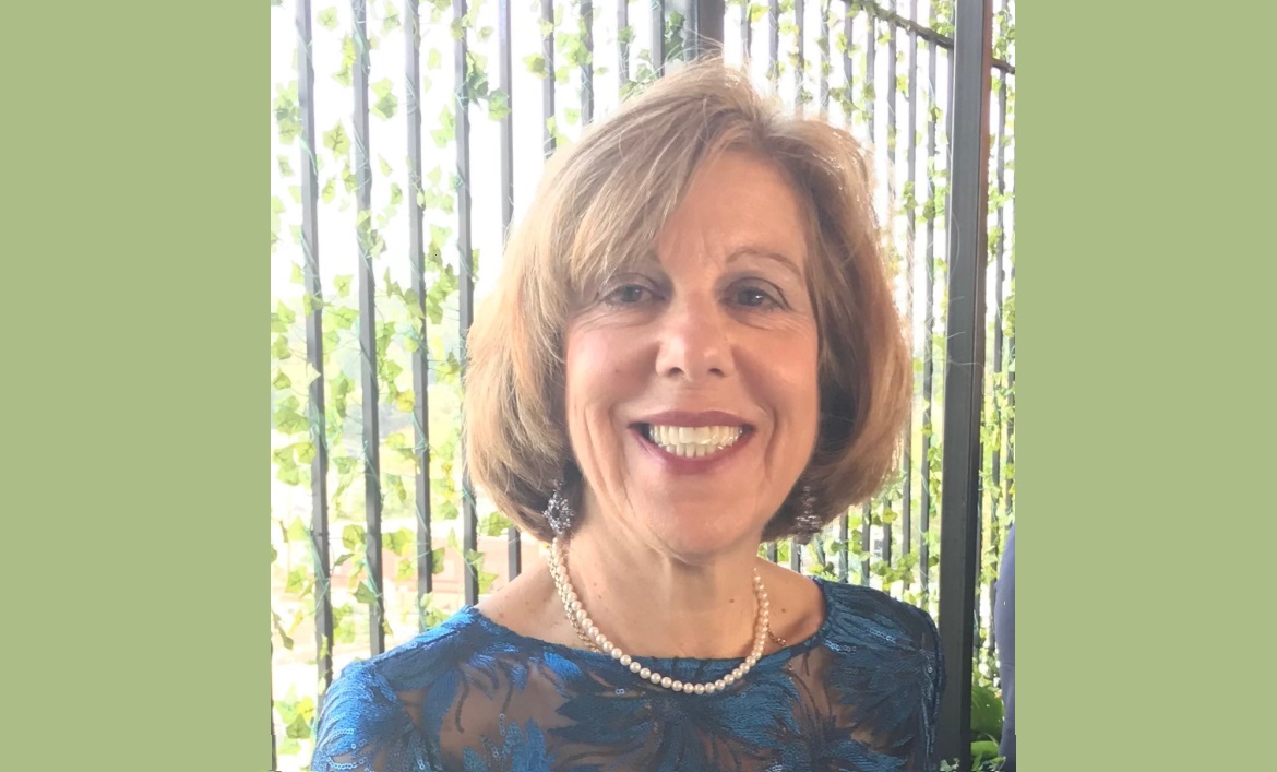 Douglass Alumnae Elena Anastasiou Receives Award from Douglass College & NJSFWC